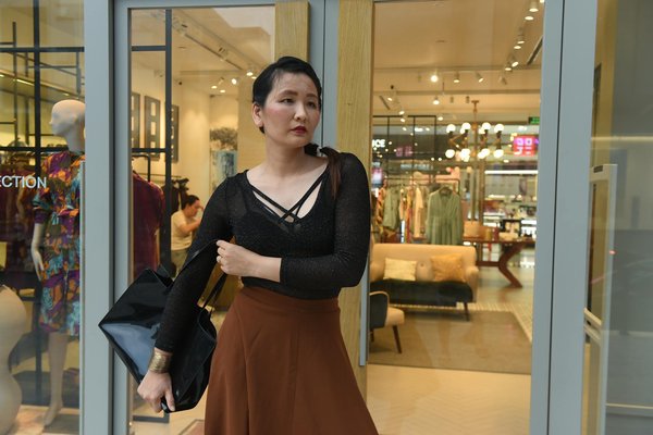 Can You Provide Tips for Organizing a Capsule Wardrobe for UK Business Travel?