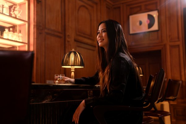 How Can You Style a Classic Trench Coat for a Night Out in London?